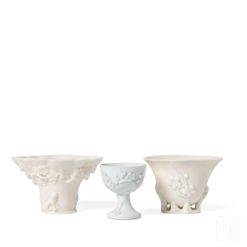 清康熙至十八世紀中期 德化窯盃兩件及高足盃一件 | TWO BLANC-DE-CHINE LIBATION CUPS AND A STEM CUP